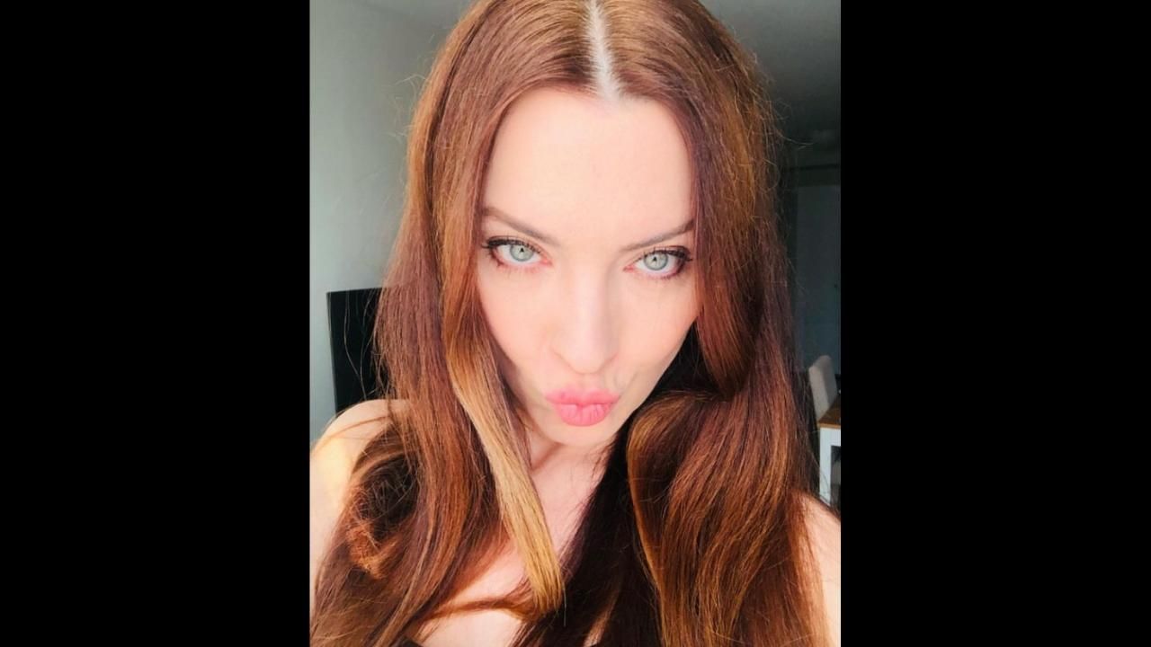 Arzu Yanardağ güzelliğiyle yıllara meydan okuyor! 1