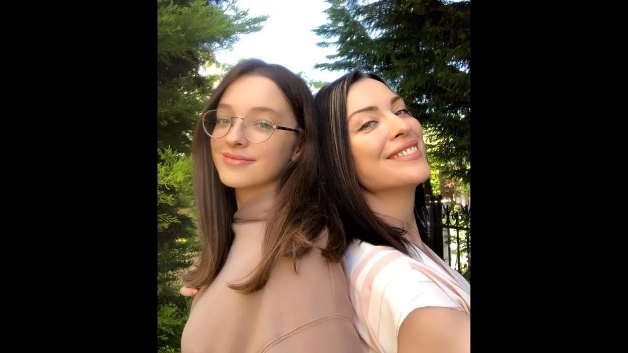 Arzu Yanardağ güzelliğiyle yıllara meydan okuyor! 10