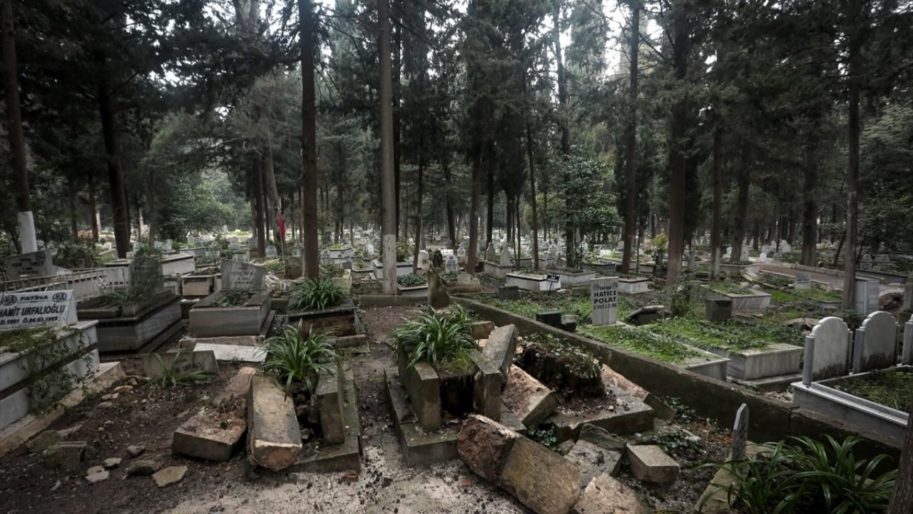 Hatay'da mezarlar yer değiştirdi! 10