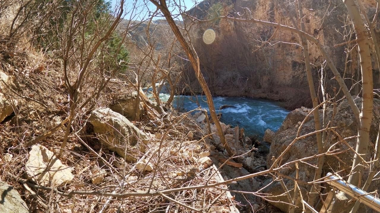 Depremlerde hasar gören Malatya'daki Tohma Kanyonu ziyarete kapatıldı 3