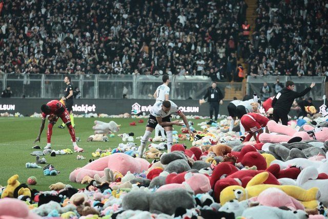 Beşiktaş'tan ''Çocuklar hep gülsün'' mesajı! 12