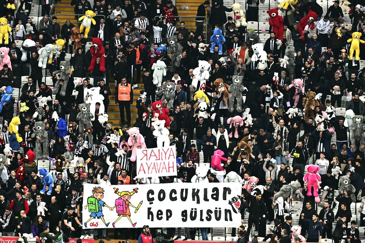 Beşiktaş'tan ''Çocuklar hep gülsün'' mesajı! 1