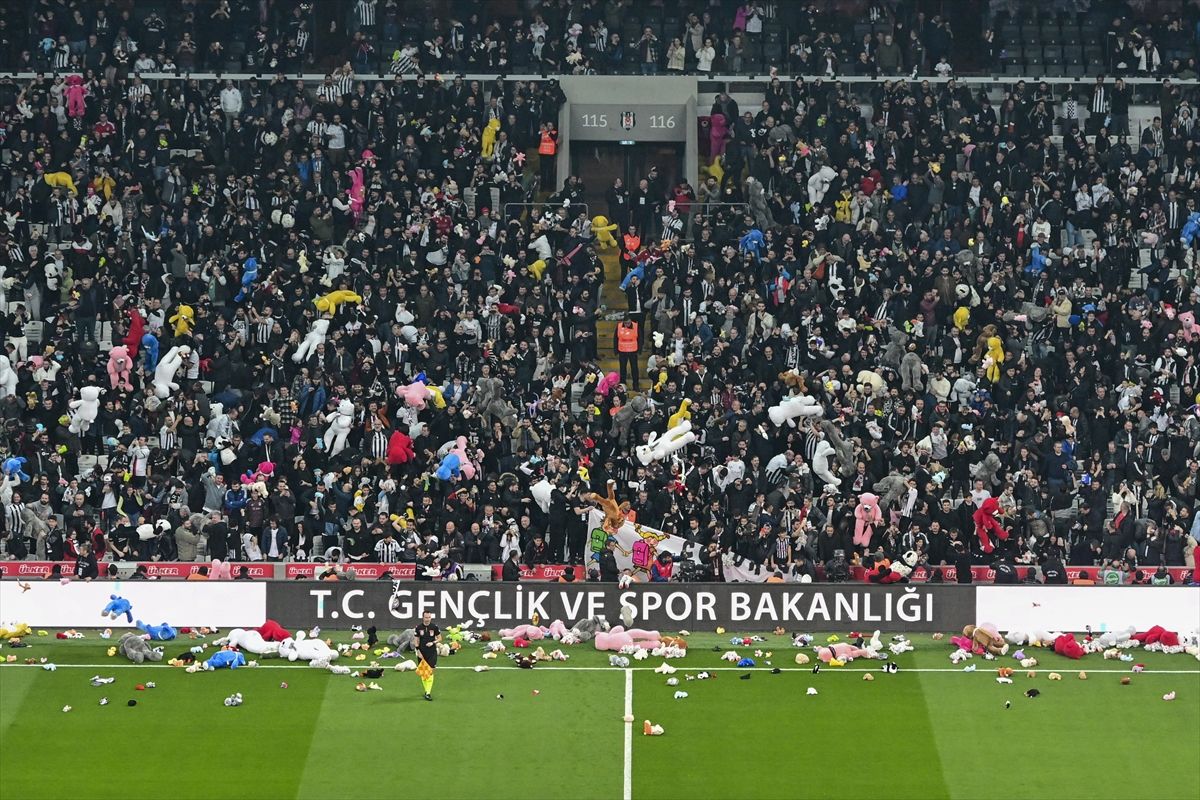 Beşiktaş'tan ''Çocuklar hep gülsün'' mesajı! 4