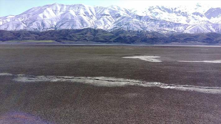 Elazığ'da fay hattındaki zemin sıvılaşması dron ile görüntülendi 6