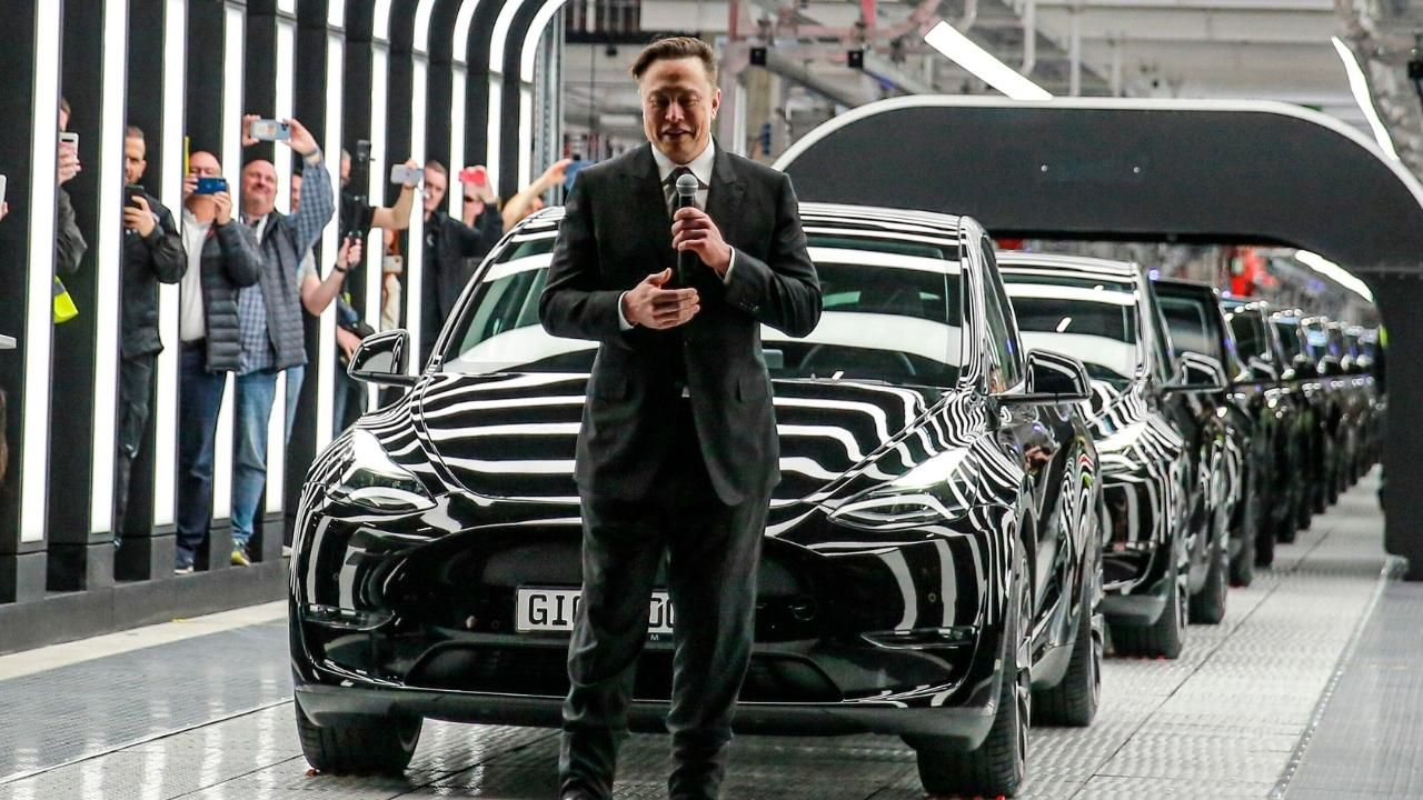 Musk, unvanını geri aldı! 2