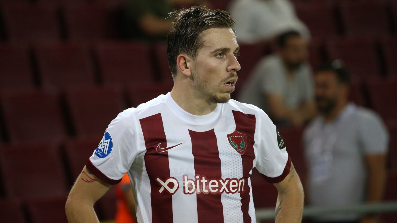 Transfer sezonu kapandı! Ara transfer döneminde İstanbul takımlarının yaptığı takviyeler... 12