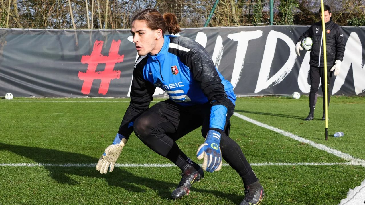 Yurt dışında forma giyen Türk asıllı futbolcular! 5