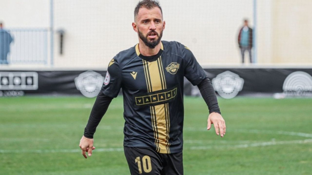 Yurt dışında forma giyen Türk asıllı futbolcular! 7