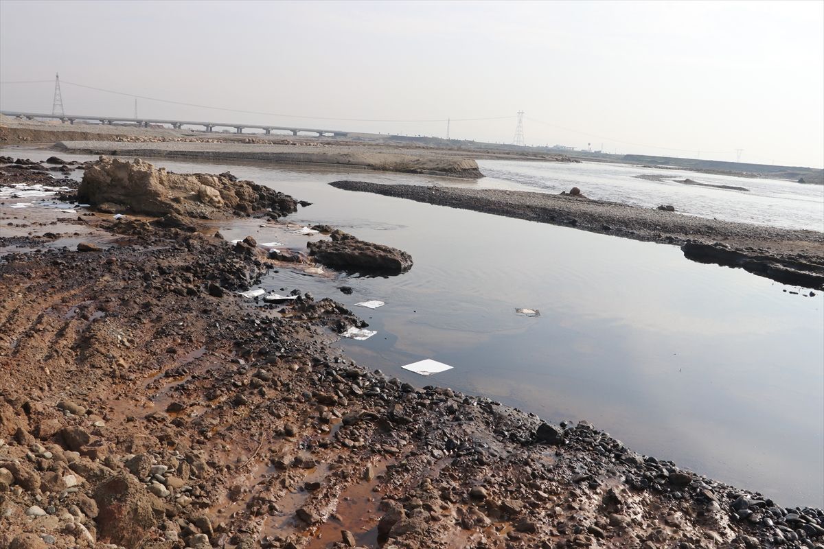 Batman'da petrol boru hattındaki sızıntı dron ile görüntülendi 1