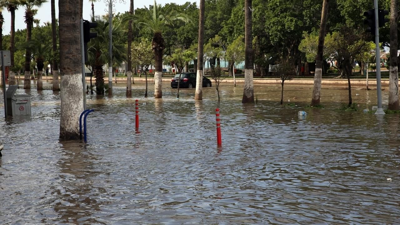 İskenderun'da deniz seviyesi yükseldi! 2