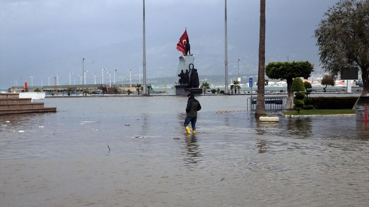 İskenderun'da deniz seviyesi yükseldi! 4