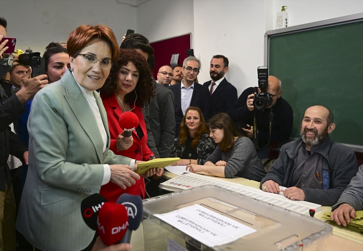 Cumhurbaşkanı adayları ve liderler oylarını kullandı 1