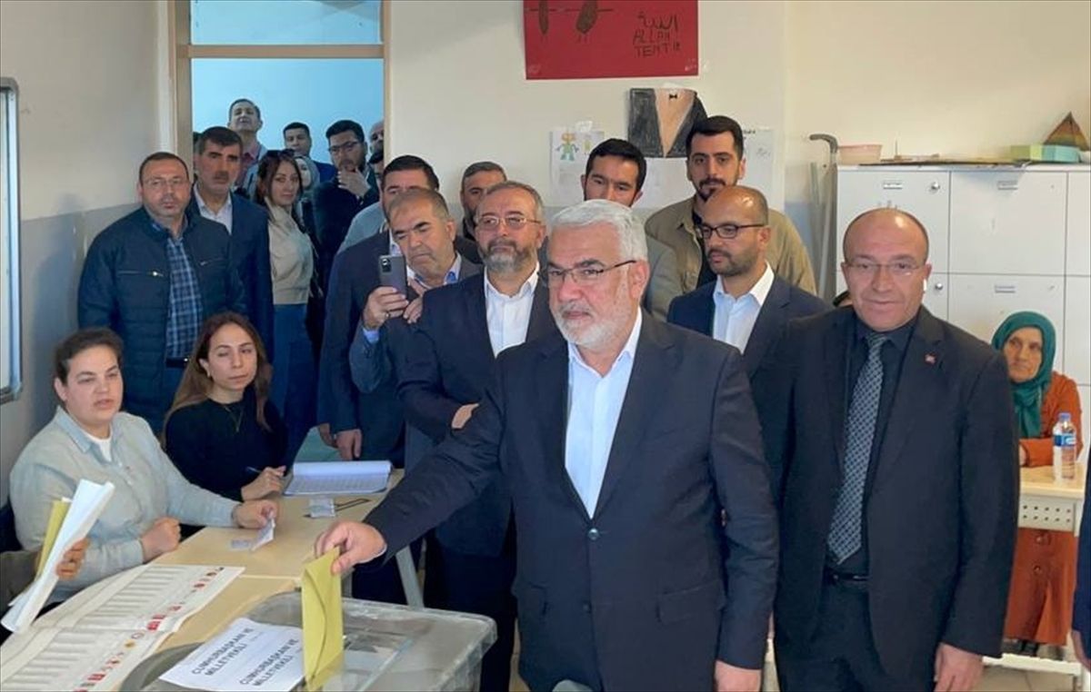 Cumhurbaşkanı adayları ve liderler oylarını kullandı 2