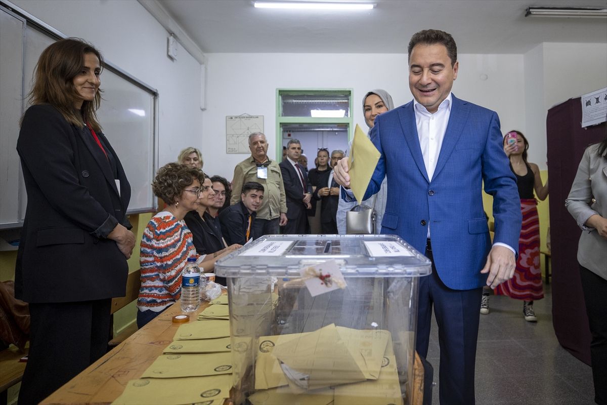 Cumhurbaşkanı adayları ve liderler oylarını kullandı 5