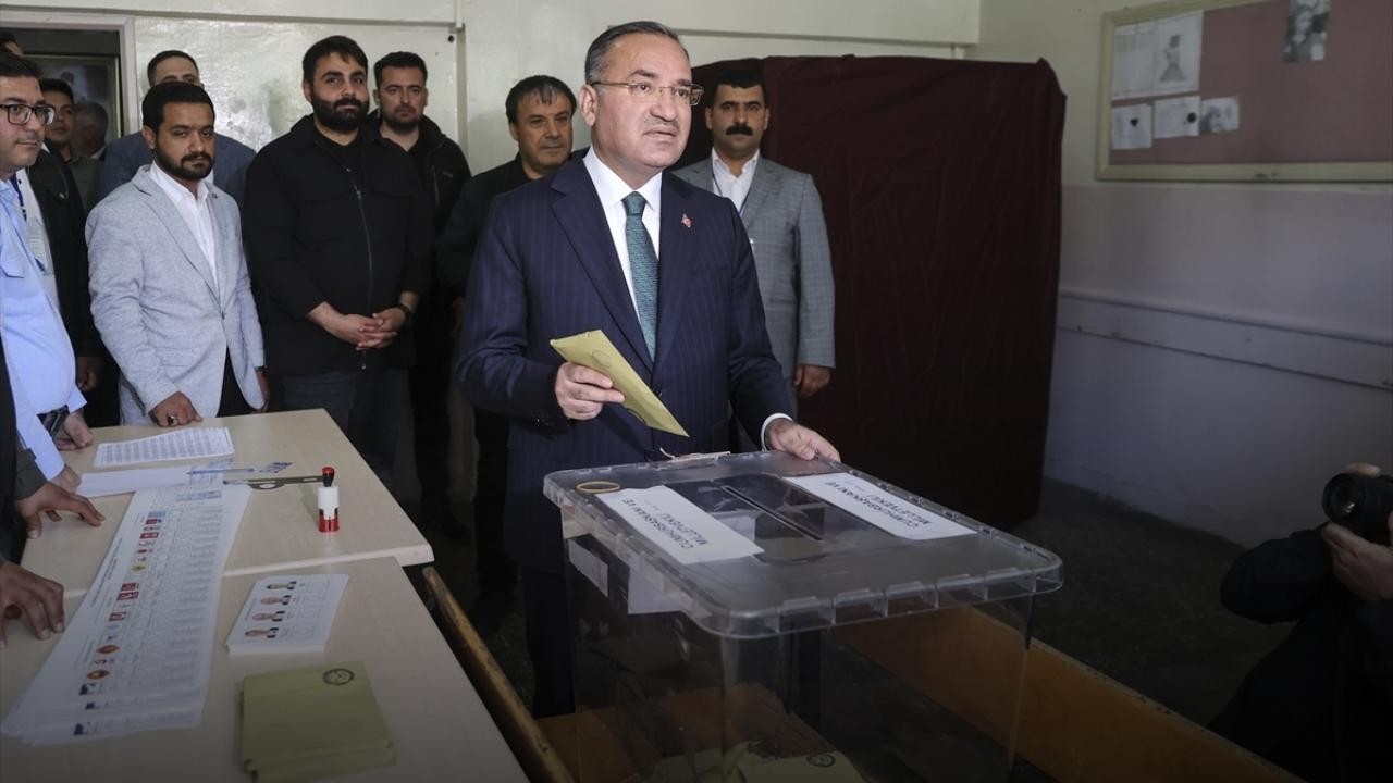 Adalet Bakanı Bozdağ, Şanlıurfa'da oyunu kullandı