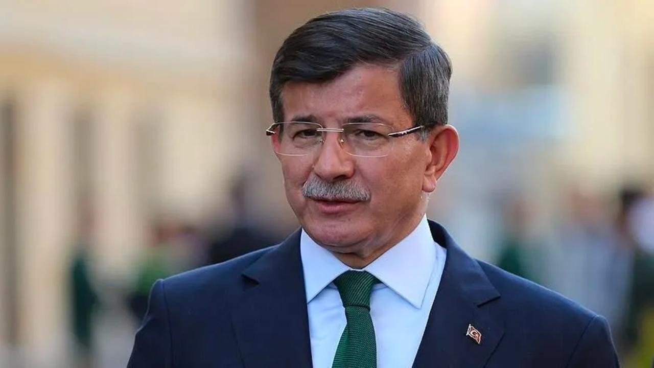 Gelecek Partisi Genel Başkanı Davutoğlu oyunu Eyüpsultan'da kullandı