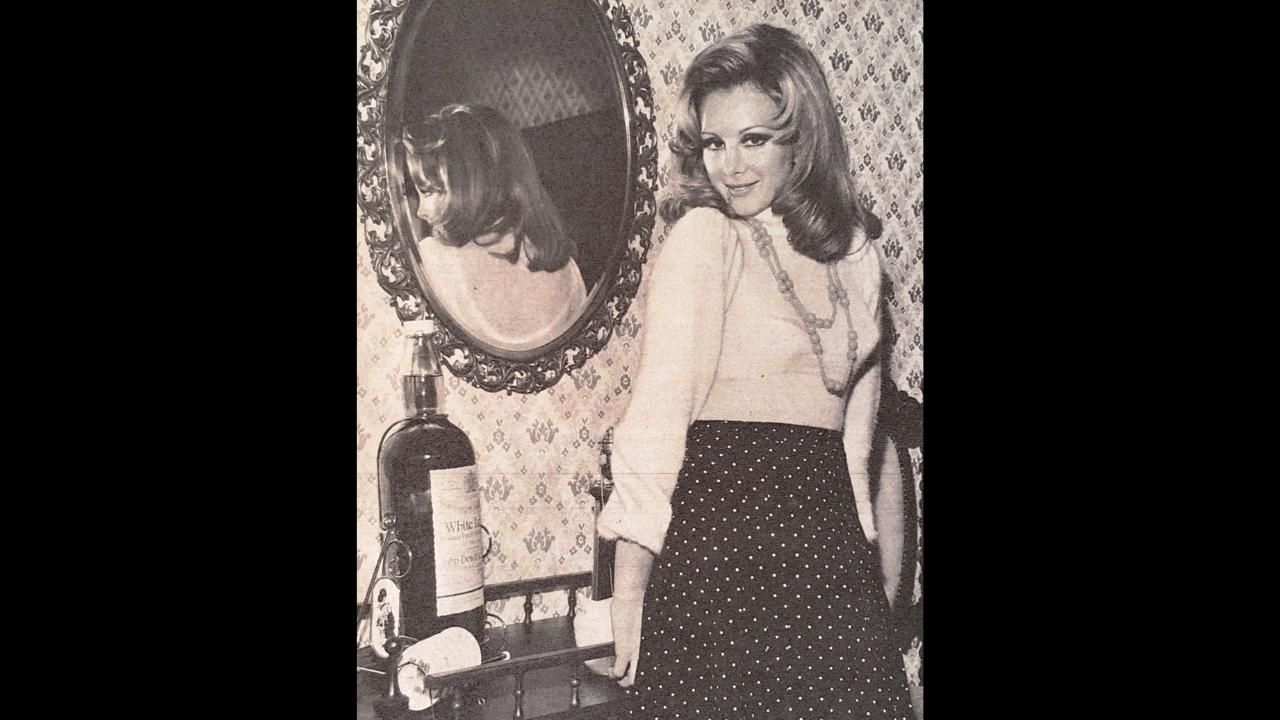 Filiz Akın güzelliğiyle yıllara meydan okuyor! 10