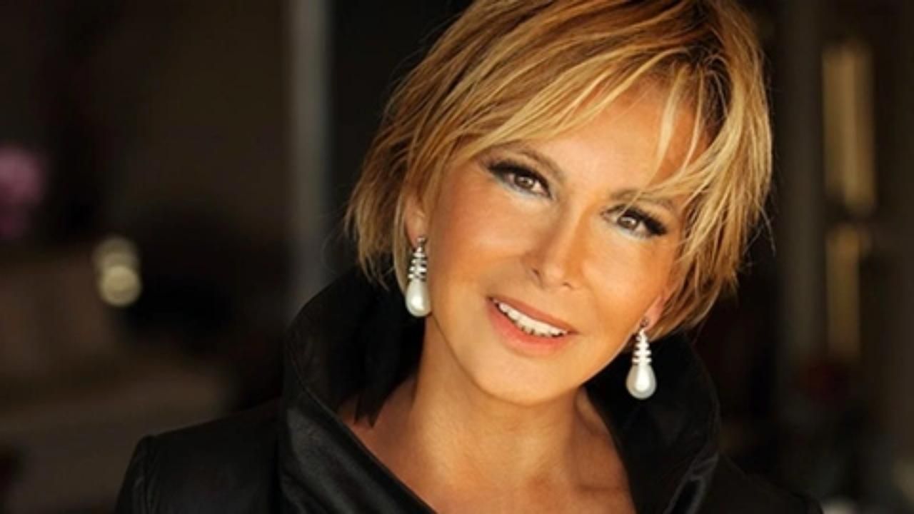 Filiz Akın güzelliğiyle yıllara meydan okuyor! 13