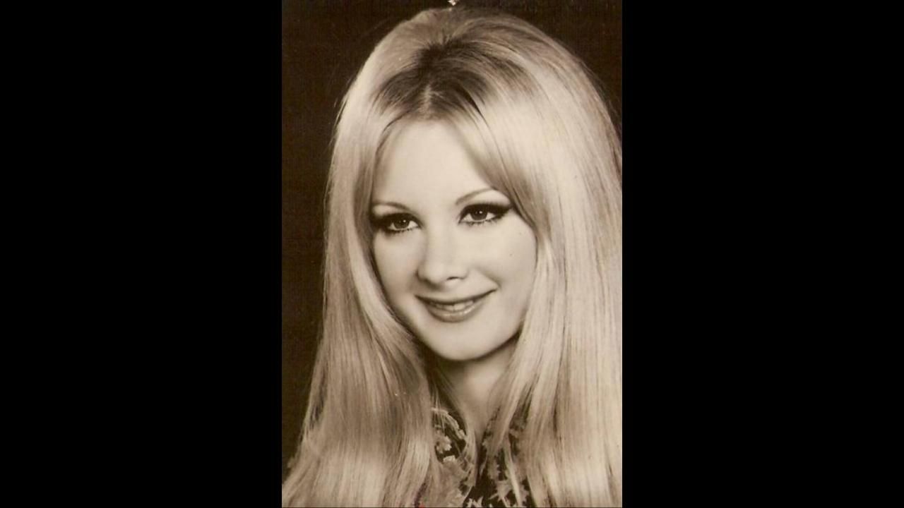 Filiz Akın güzelliğiyle yıllara meydan okuyor! 5