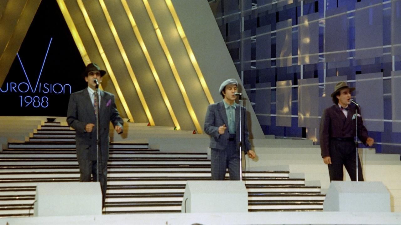 Sahnelerin tozunu attıran adam Özkan Uğur! 14