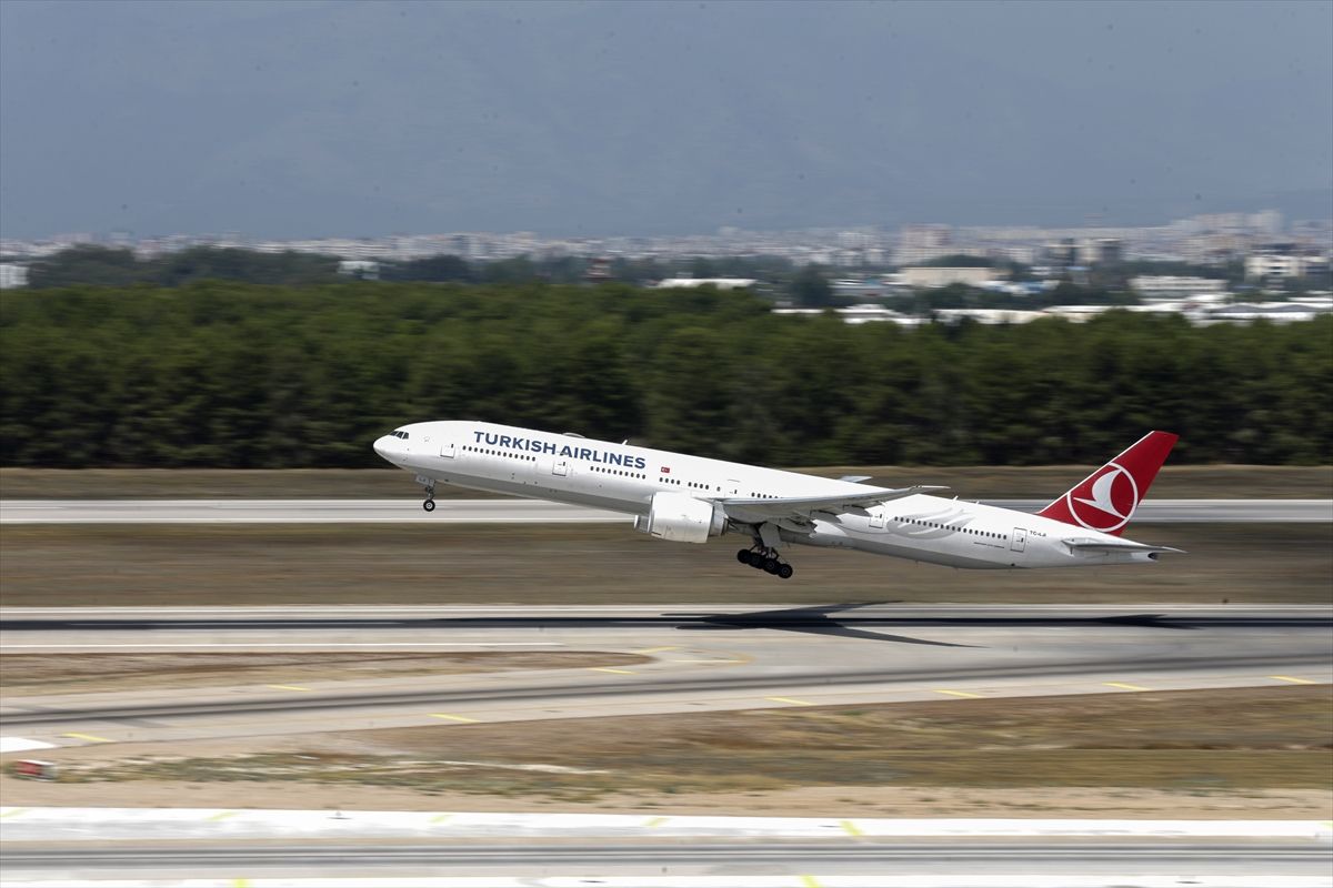 Antalya’da hava trafiğinde rekor yoğunluk! 3