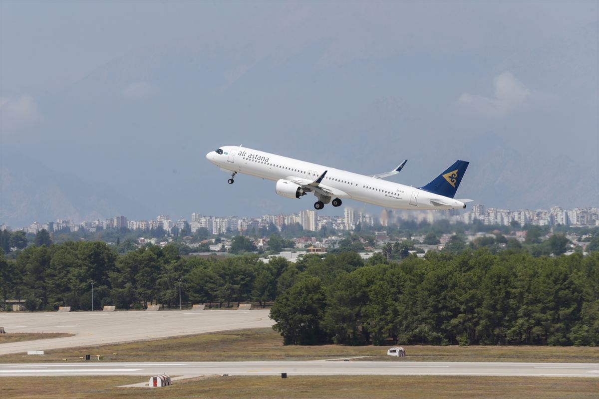 Antalya’da hava trafiğinde rekor yoğunluk! 4