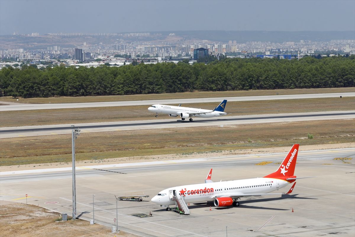 Antalya’da hava trafiğinde rekor yoğunluk! 5