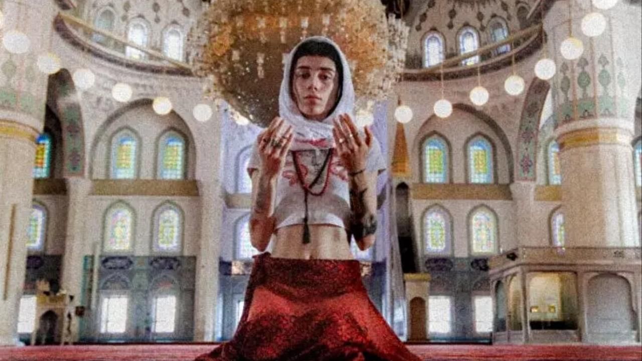 Camide skandal: O görüntülere tepki yağdı! 3