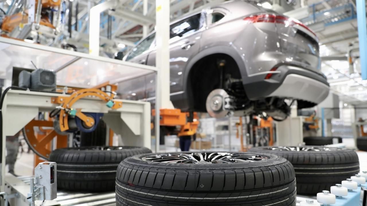 Bakanlar Togg üretim merkezini ziyaret etti! 7