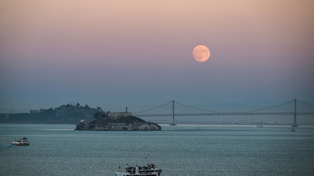 Kanlı Ay büyüledi! İşte o görüntüler 5