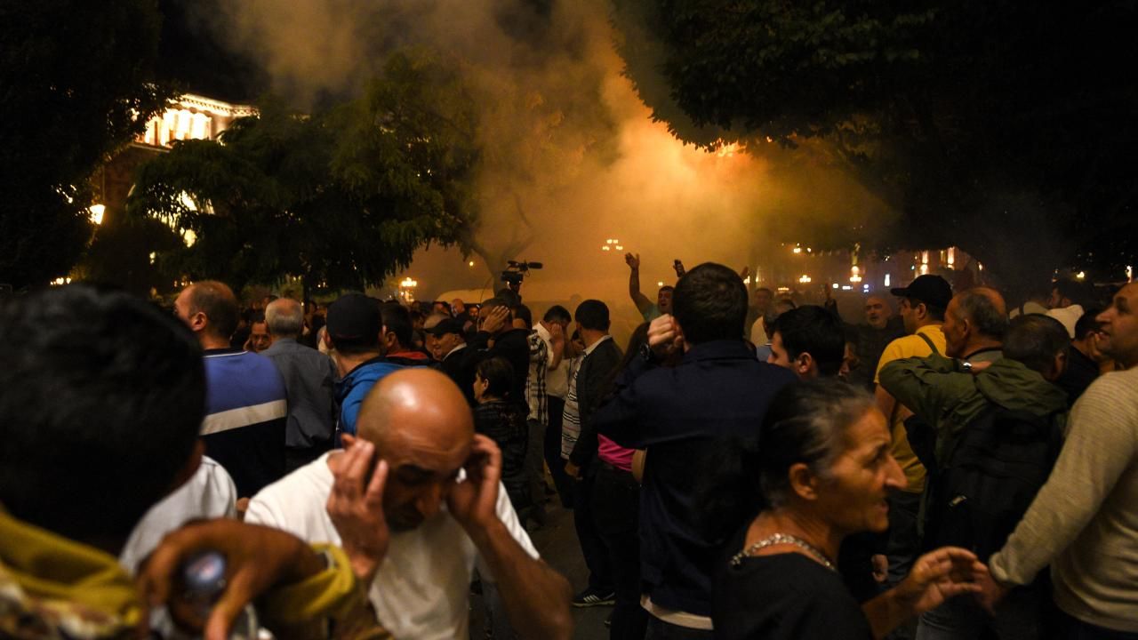 Ermenistan'da olaylı gece 7