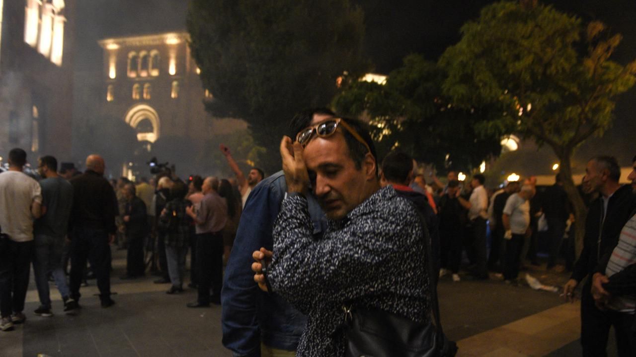 Ermenistan'da olaylı gece 6