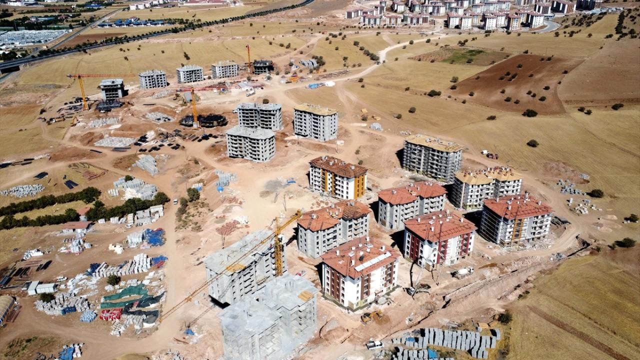 Depremden etkilenen Elazığ'da kalıcı konutlar yükseliyor 1