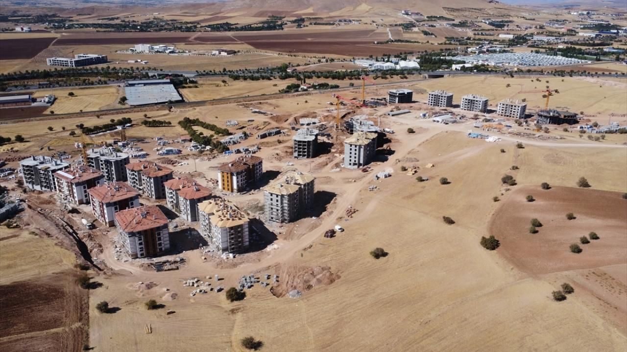 Depremden etkilenen Elazığ'da kalıcı konutlar yükseliyor 11