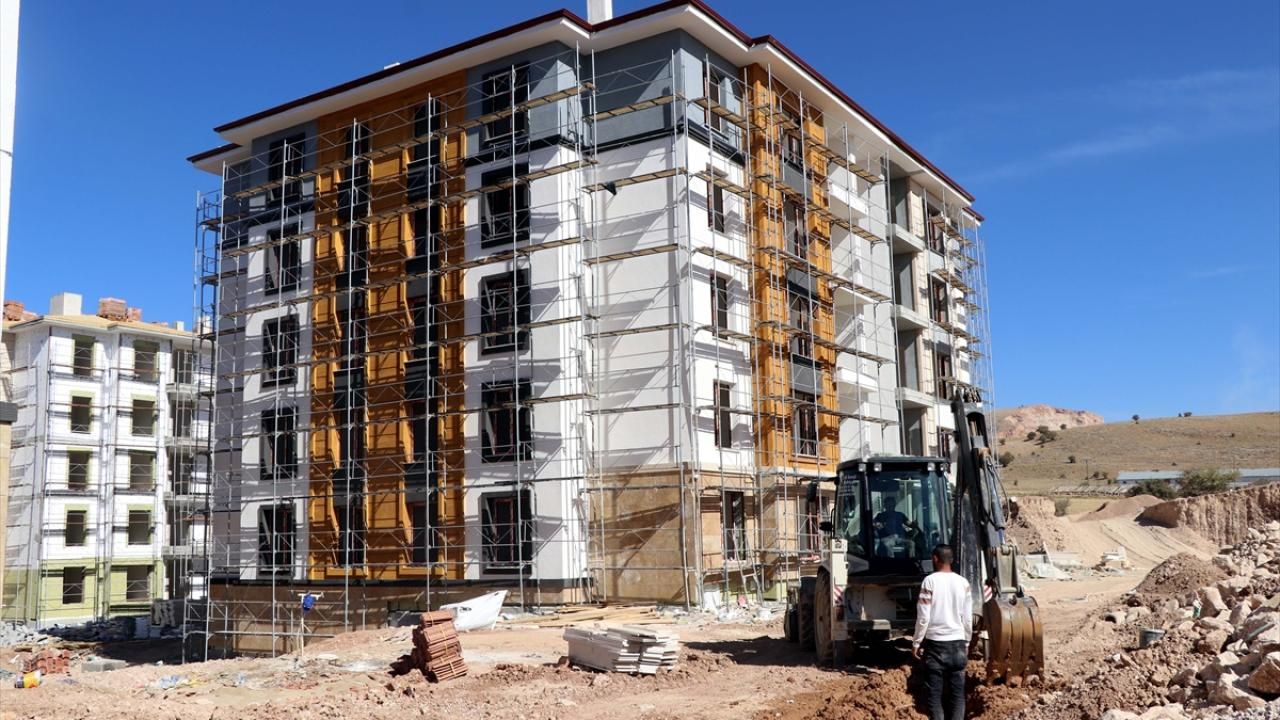 Depremden etkilenen Elazığ'da kalıcı konutlar yükseliyor 6