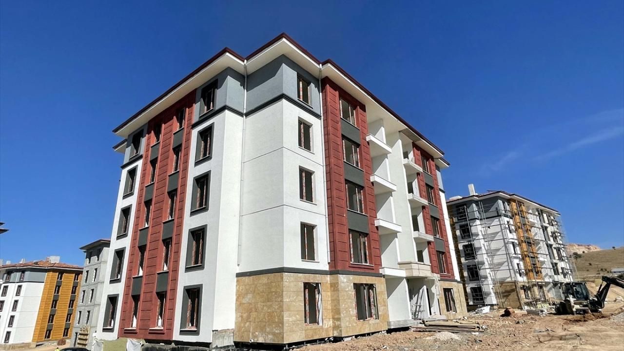 Depremden etkilenen Elazığ'da kalıcı konutlar yükseliyor 4