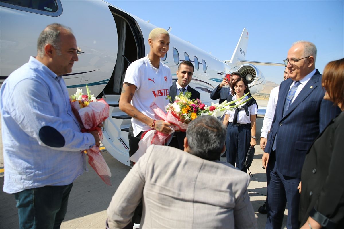 Melissa Vargas Malatya'yı ziyaret etti! 1