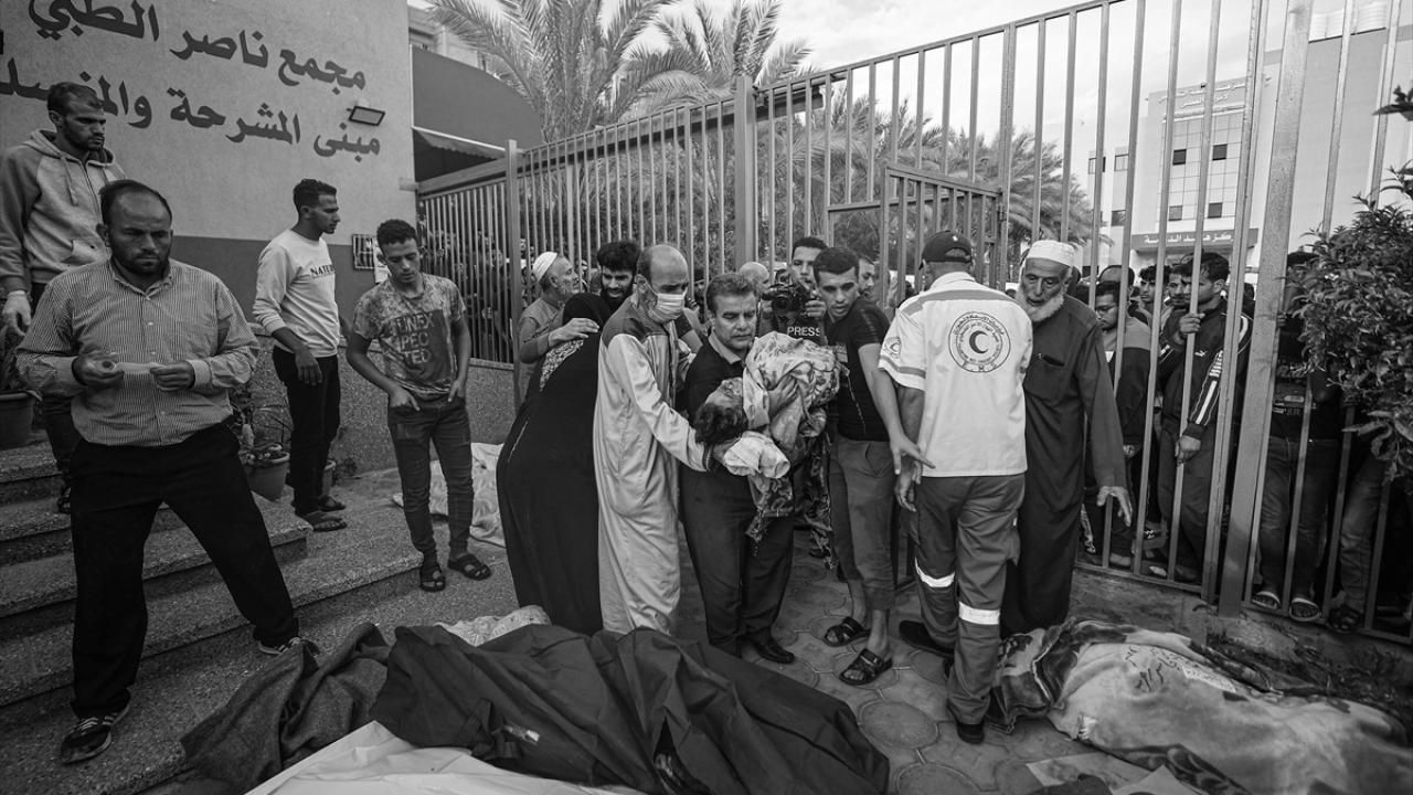 Gazze'de saldırıların 11. günü: Hastane bahçesi cesetlerle doldu 1