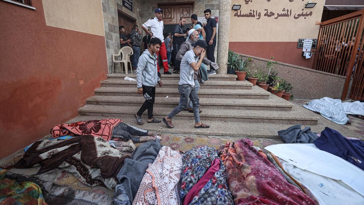 Gazze'de saldırıların 11. günü: Hastane bahçesi cesetlerle doldu 3