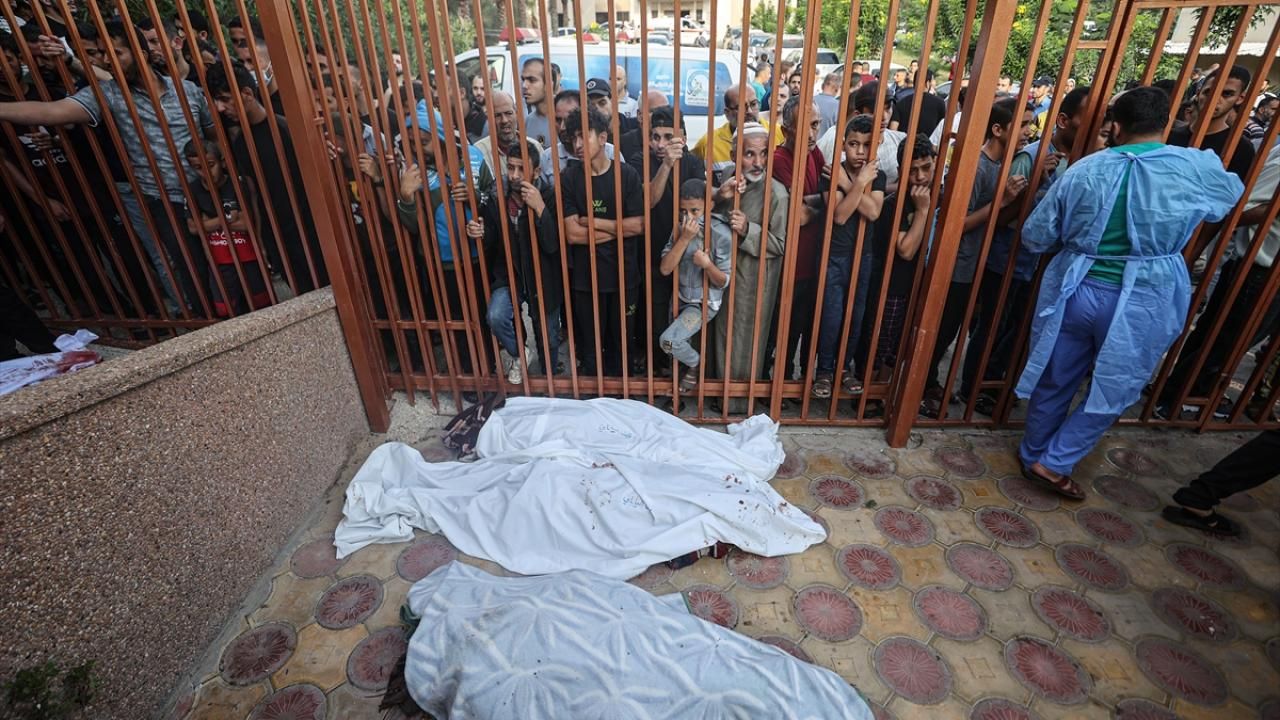 Gazze'de saldırıların 11. günü: Hastane bahçesi cesetlerle doldu 5