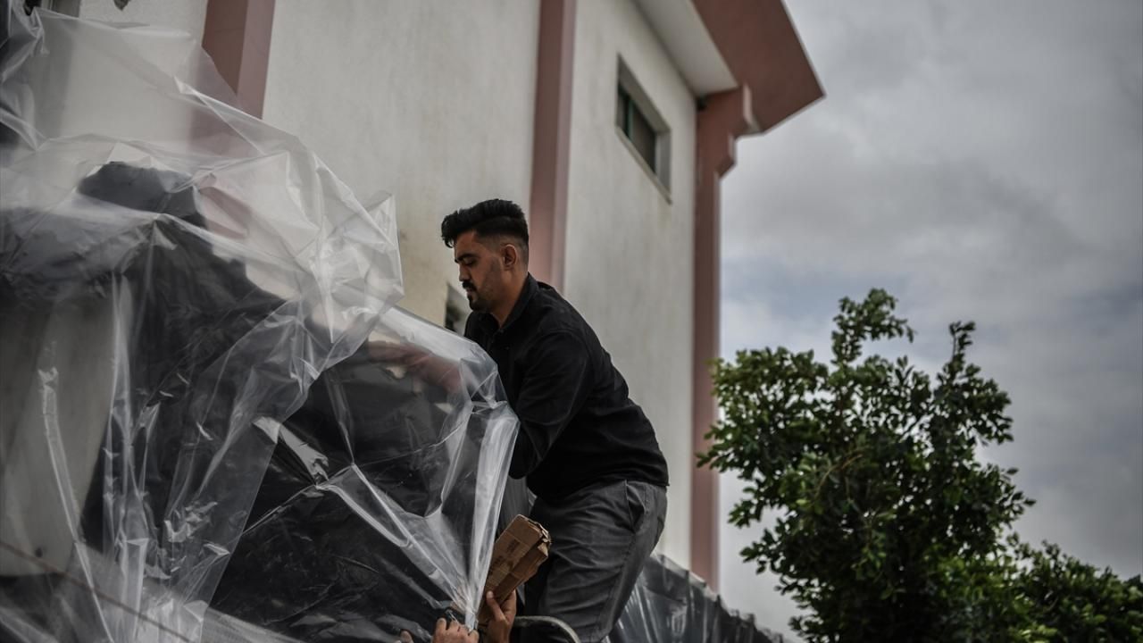 İsrail saldırıları nedeniyle göç eden Gazzeliler, yağmur ve soğuk havayla mücadele ediyor 7