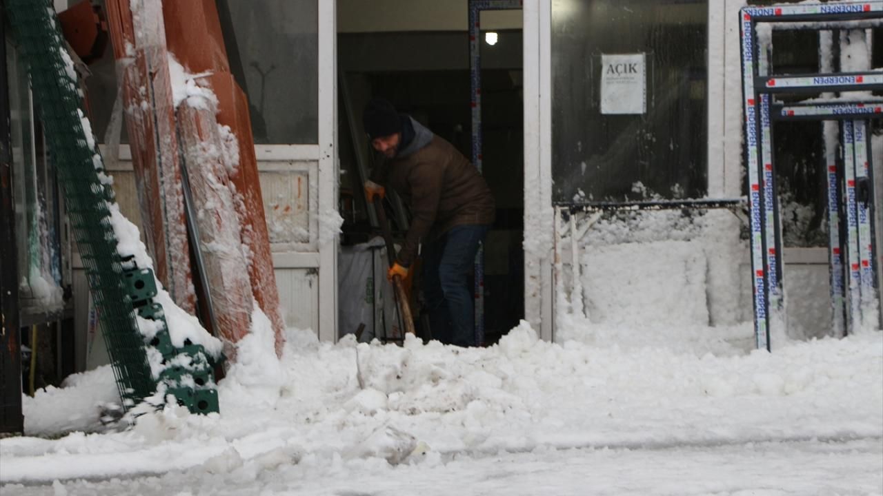 Doğu Anadolu'da kar ve soğuk hava etkili oluyor 11