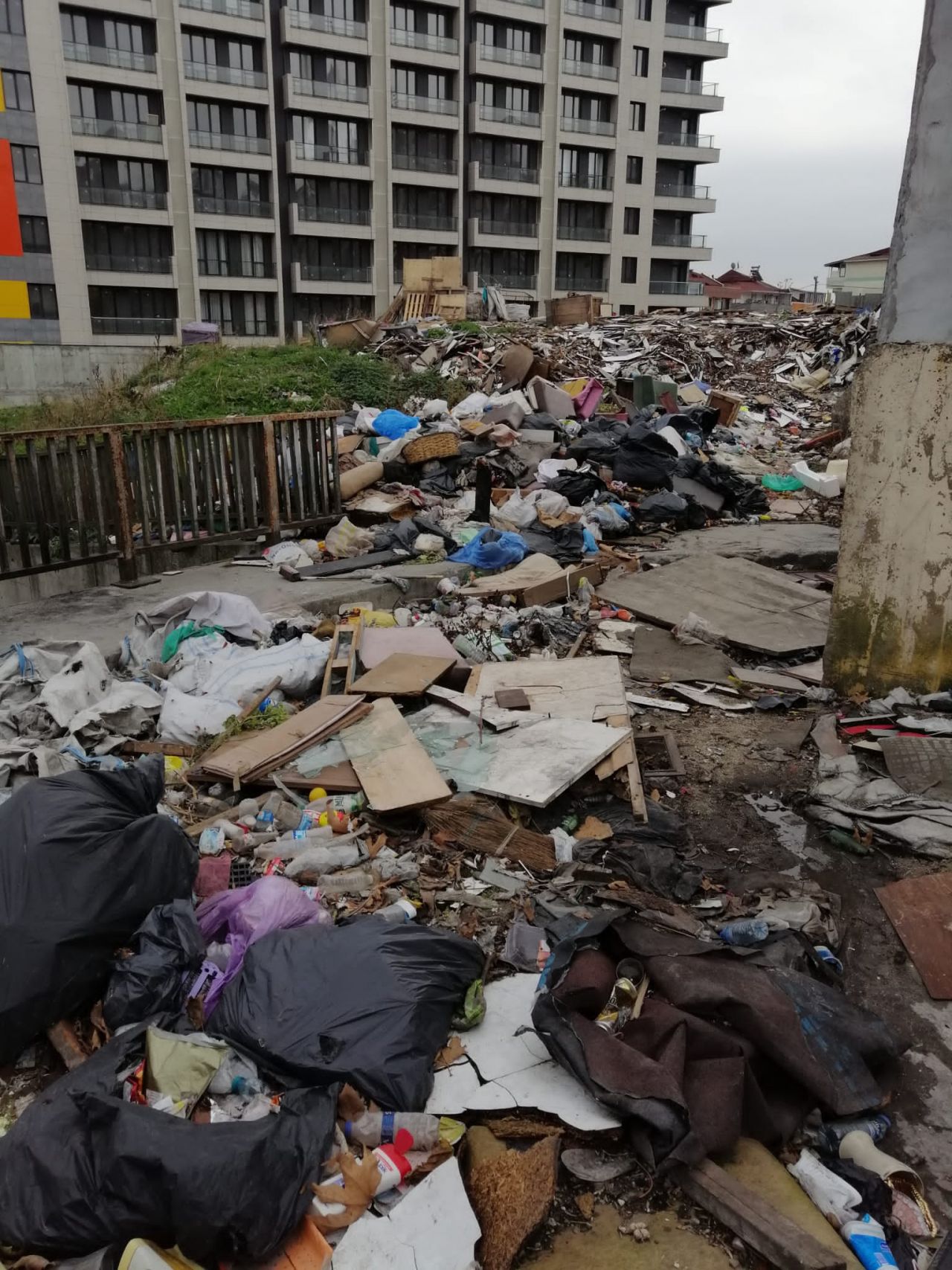 Beylikdüzü Belediyesi iş başında! Çöpler dağ oldu 6