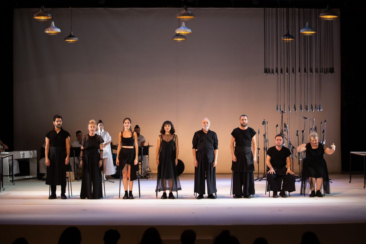 BBT'den yeni oyun: Flu Lysistrata 6