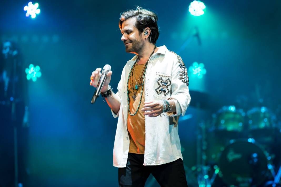 Ünlülerin yılbaşı ücretleri dudak uçuklattı 12