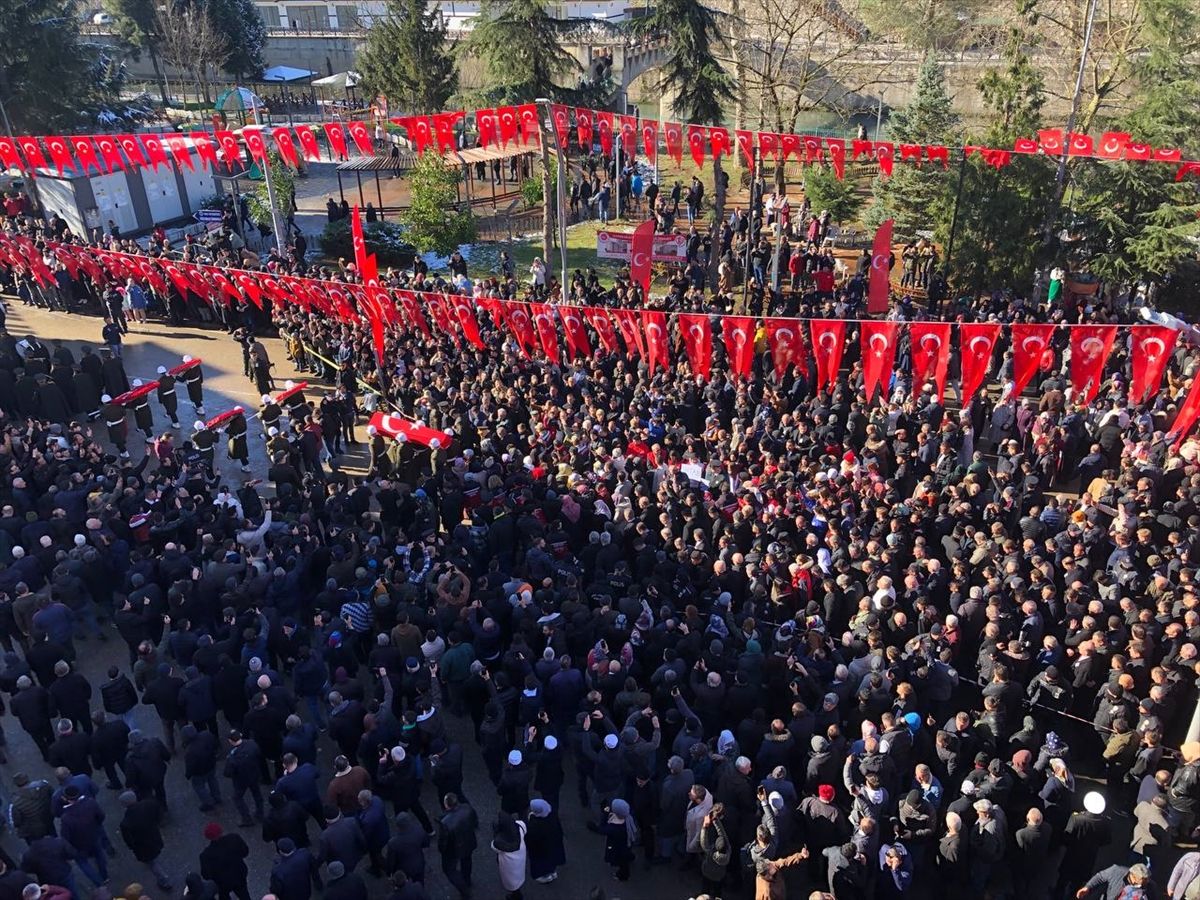 Şehitler son yolculuklarına uğurlandı! 1