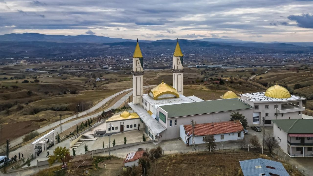 İslami Değerler Külliyesi'ni 4 ayda kaç kişi ziyaret etti? 2