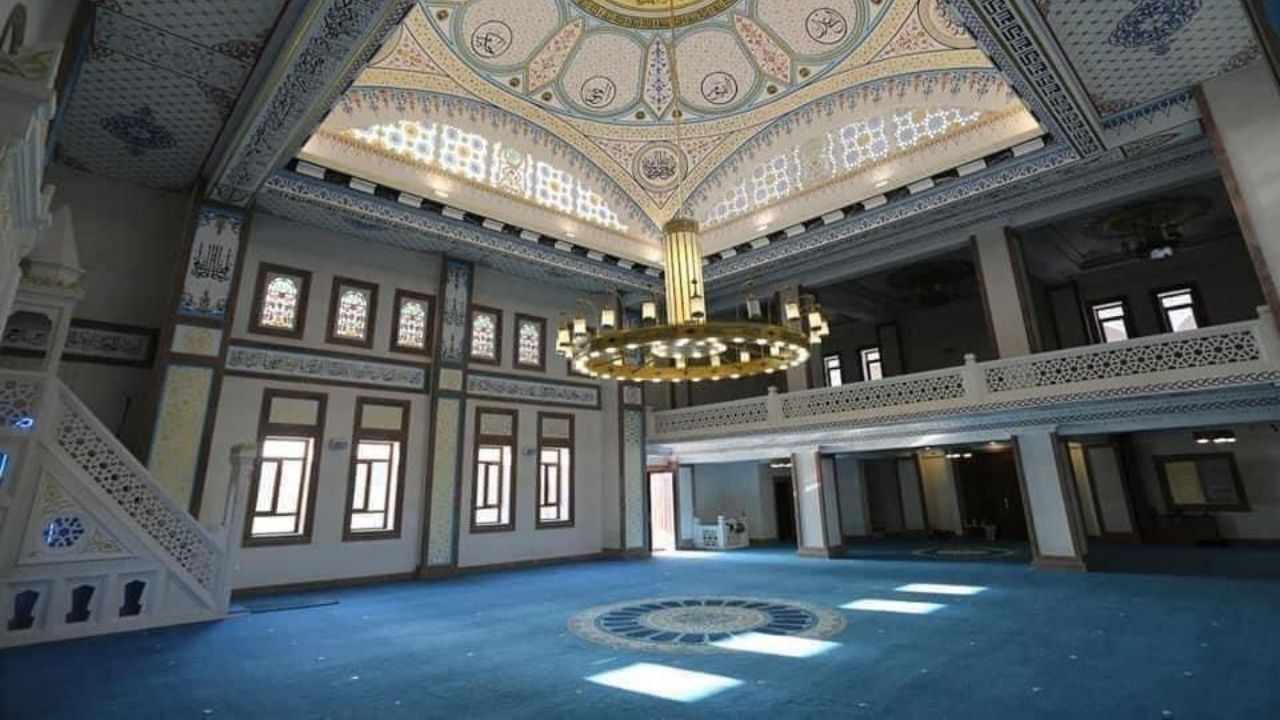 İslami Değerler Külliyesi'ni 4 ayda kaç kişi ziyaret etti? 3