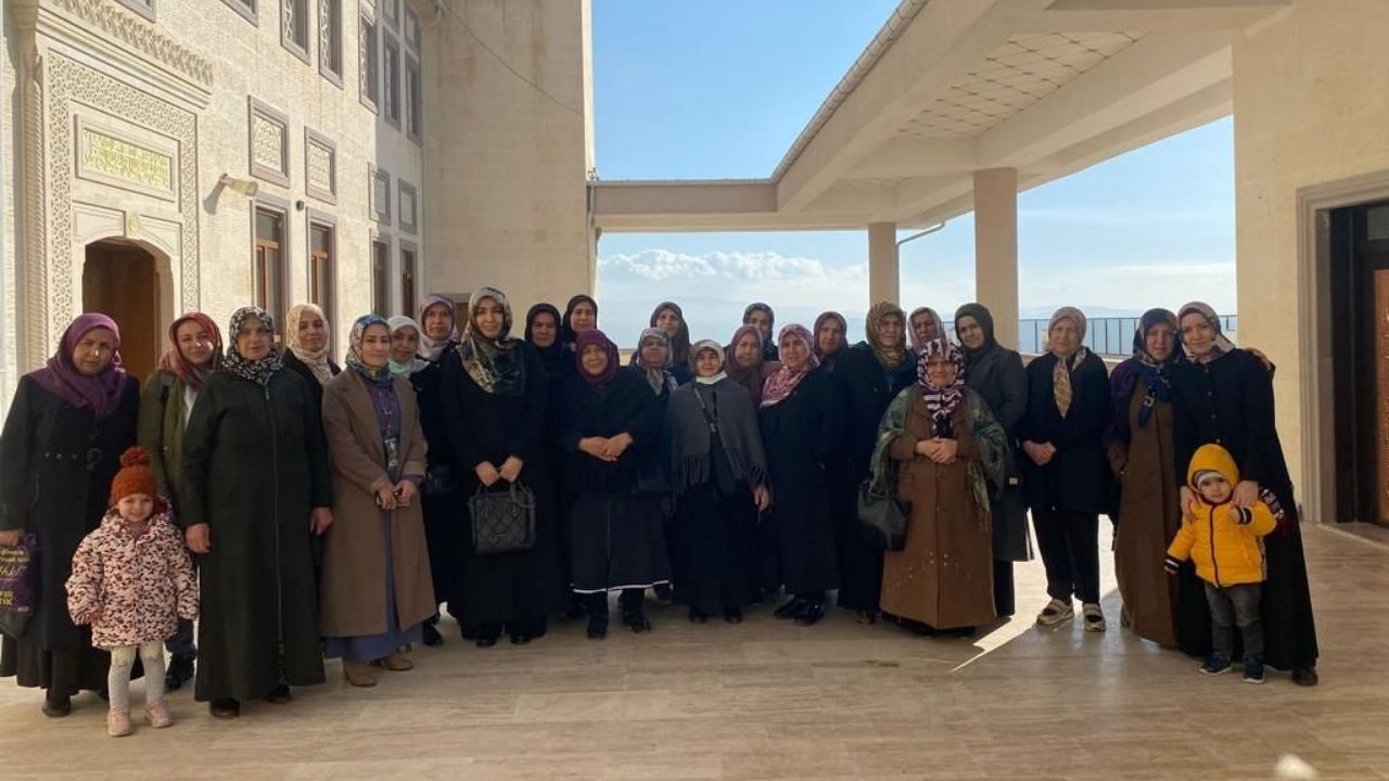 İslami Değerler Külliyesi'ni 4 ayda kaç kişi ziyaret etti? 7