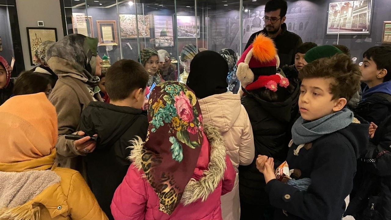 İslami Değerler Külliyesi'ni 4 ayda kaç kişi ziyaret etti? 9